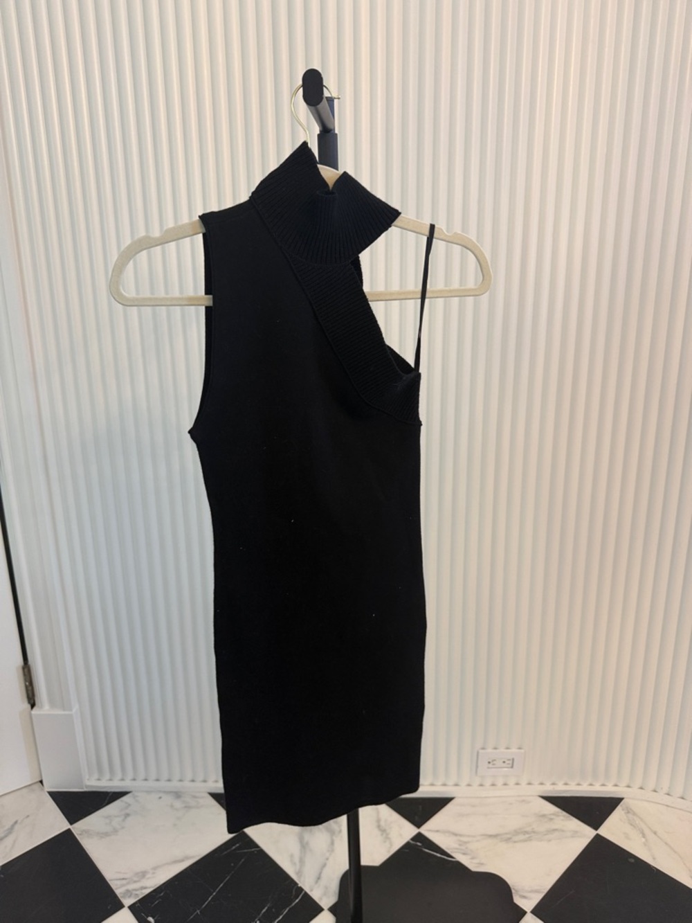 Alice + Olivia Black One-Shoulder Knit Dress. Never worn